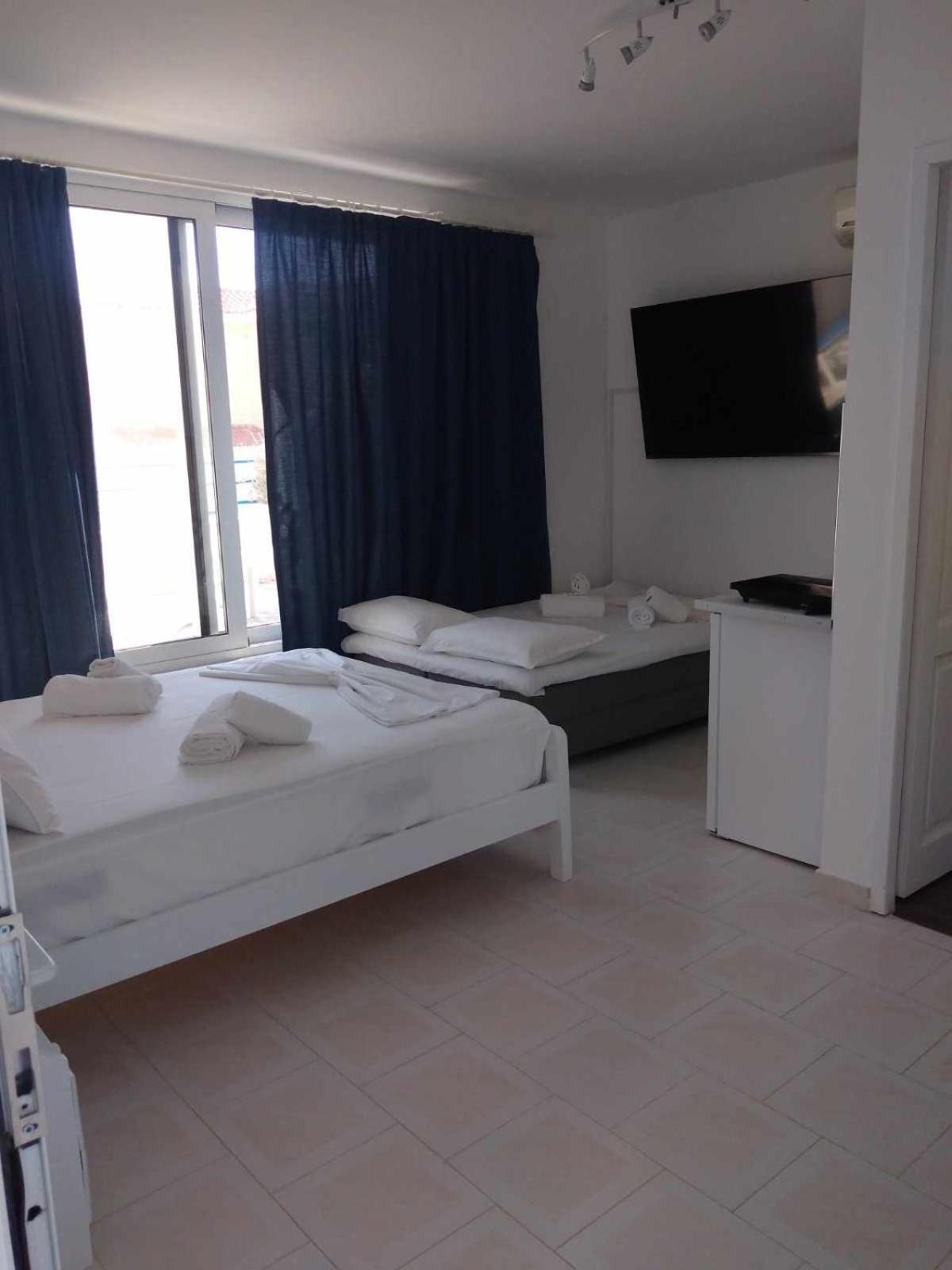 Blue Dolphin Studios And Apartment Vagia  Zewnętrze zdjęcie